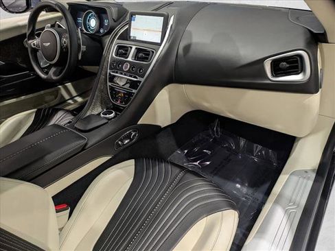 Used 2019 Aston Martin DB11 Coupe RWD image 20