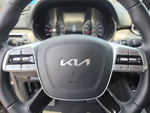 Used 2022 Kia Telluride SX w/ Towing Package FWD image 42
