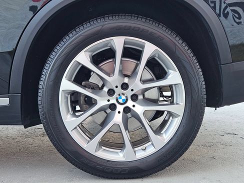 Used 2022 BMW X5 xDrive40i w/ Parking Assistance Package AWD/4WD image 29