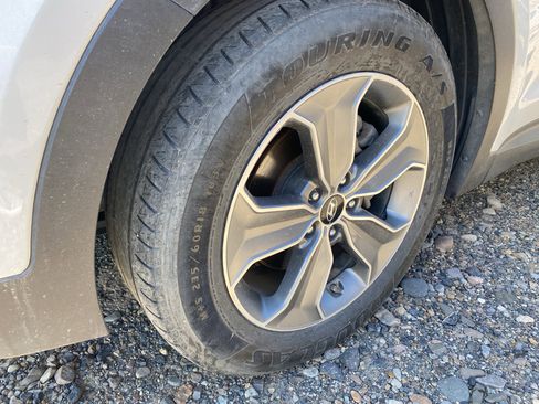 Used 2016 Hyundai Santa Fe SE image 4