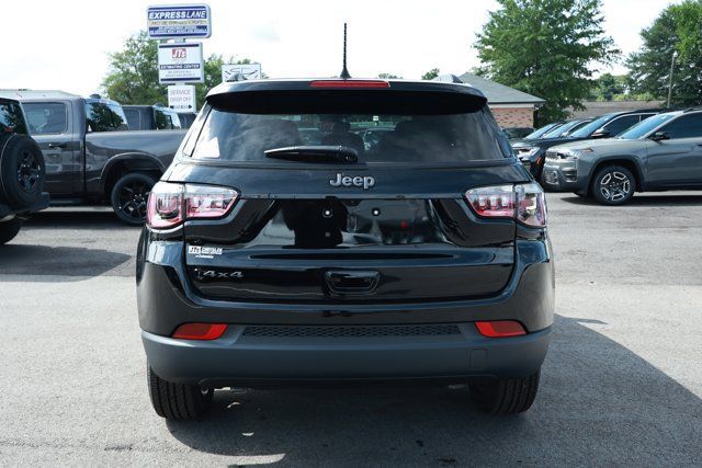 New 2026 Jeep Compass Latitude AWD/4WD image 7