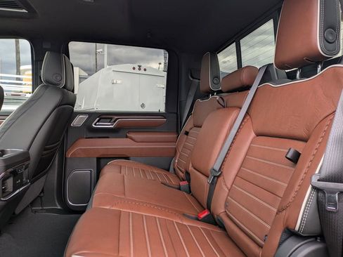 New 2026 GMC Sierra 2500 Denali Ultimate AWD/4WD image 19