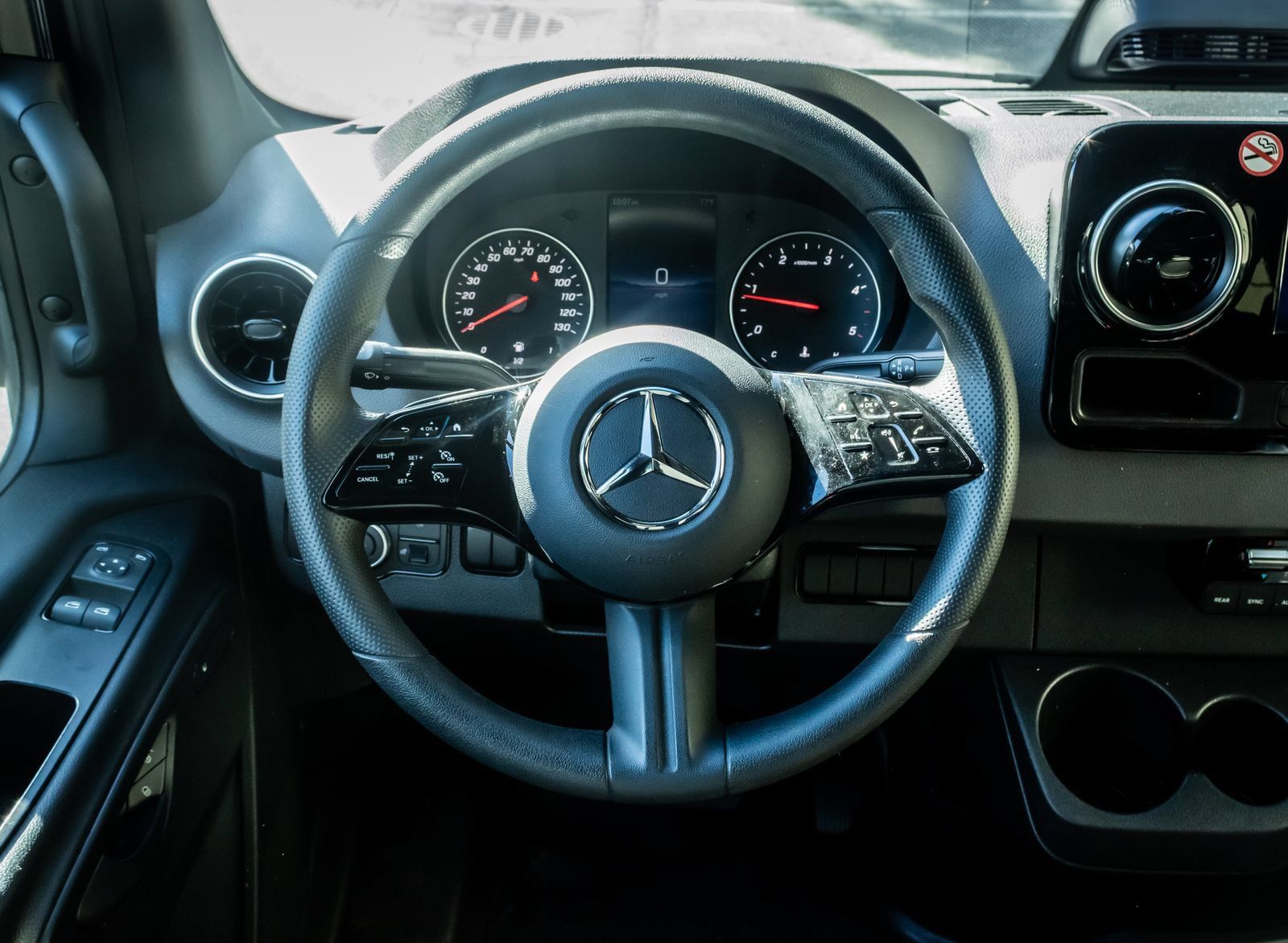 Used 2025 Mercedes-Benz Sprinter 2500 image 16