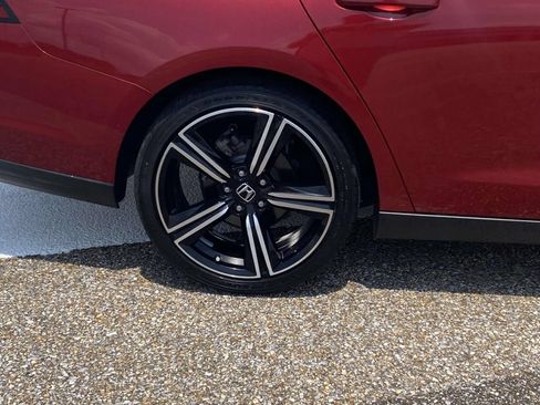 Used 2023 Honda Accord Sport image 9