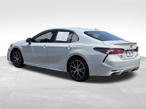 Used 2024 Toyota Camry SE FWD image 8