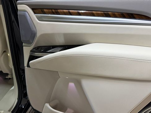 New 2026 Cadillac Escalade Platinum Sport AWD/4WD image 20