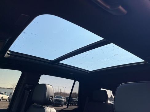 Used 2025 GMC Yukon Denali w/ Sun & Power Step Package image 28