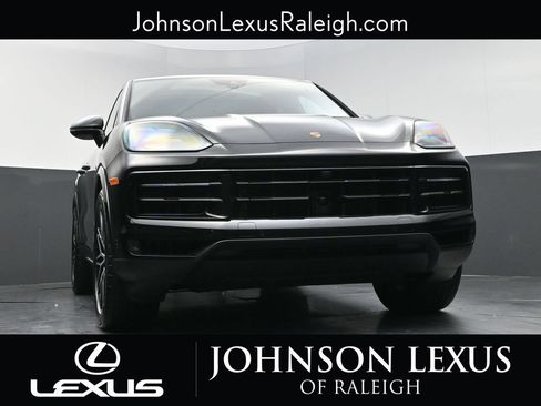 Used 2024 Porsche Cayenne Coupe AWD/4WD image 16