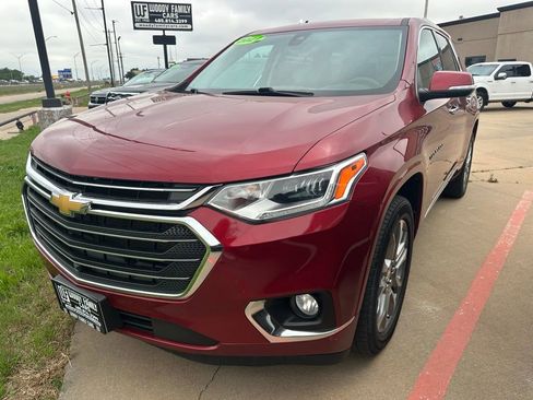 Used 2021 Chevrolet Traverse Premier w/ LPO, Floor Liner Package FWD image 2