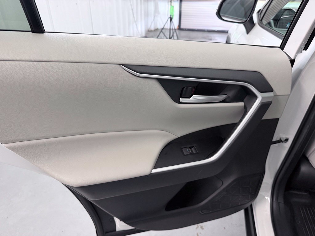 Used 2023 Toyota RAV4 XLE Premium FWD image 27