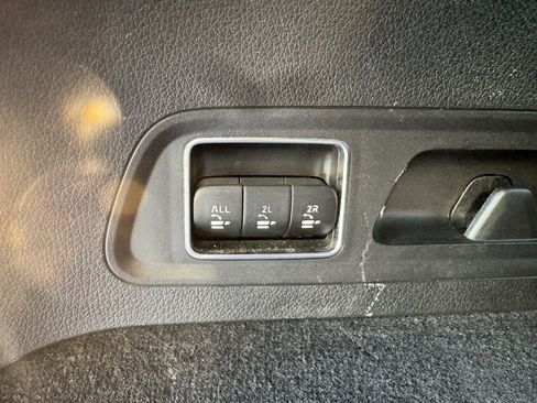 Used 2021 Mercedes-Benz GLS 450 4MATIC image 12