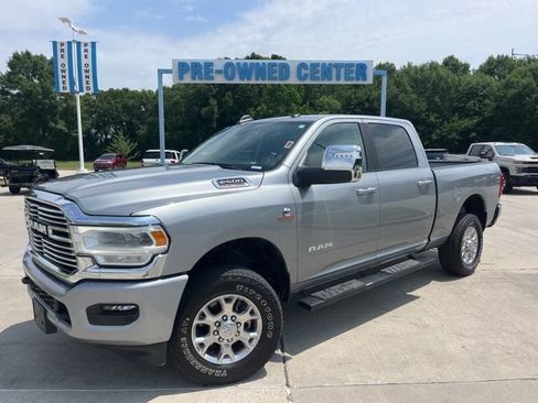 Used 2024 RAM 2500 Laramie AWD/4WD image 2
