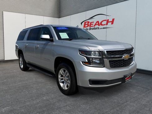 Used 2018 Chevrolet Suburban LT AWD/4WD image 3