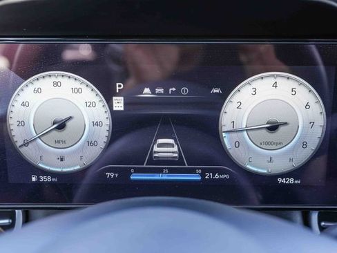 Certified 2025 Hyundai Elantra SEL FWD image 24