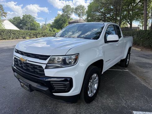 Used 2022 Chevrolet Colorado LT w/ Fleet Safety Package image 3