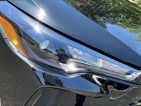 Used 2026 Toyota Corolla Cross SE image 27