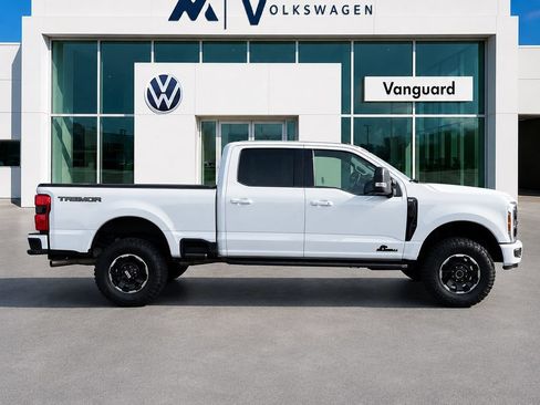 Used 2025 Ford F350 XLT w/ Black Appearance Package AWD/4WD image 4