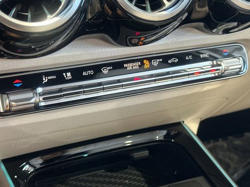 New 2025 Mercedes-Benz GLB 250 4MATIC image 20