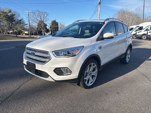 Used 2019 Ford Escape Titanium image 6