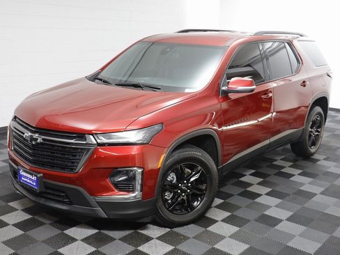 Certified 2023 Chevrolet Traverse LT image 2