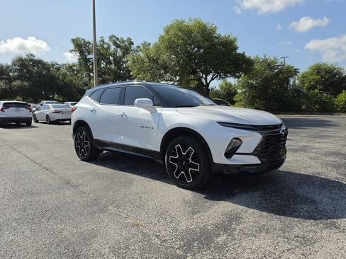 Used 2023 Chevrolet Blazer RS FWD image 2