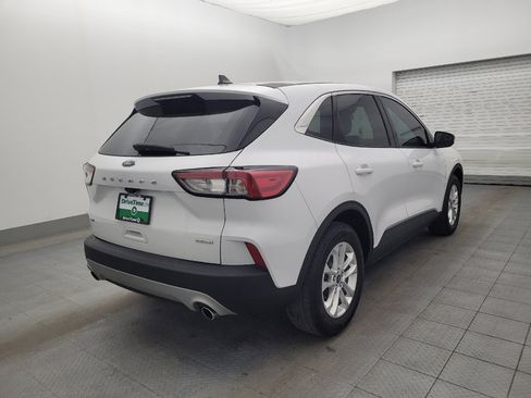 Used 2020 Ford Escape SE image 9