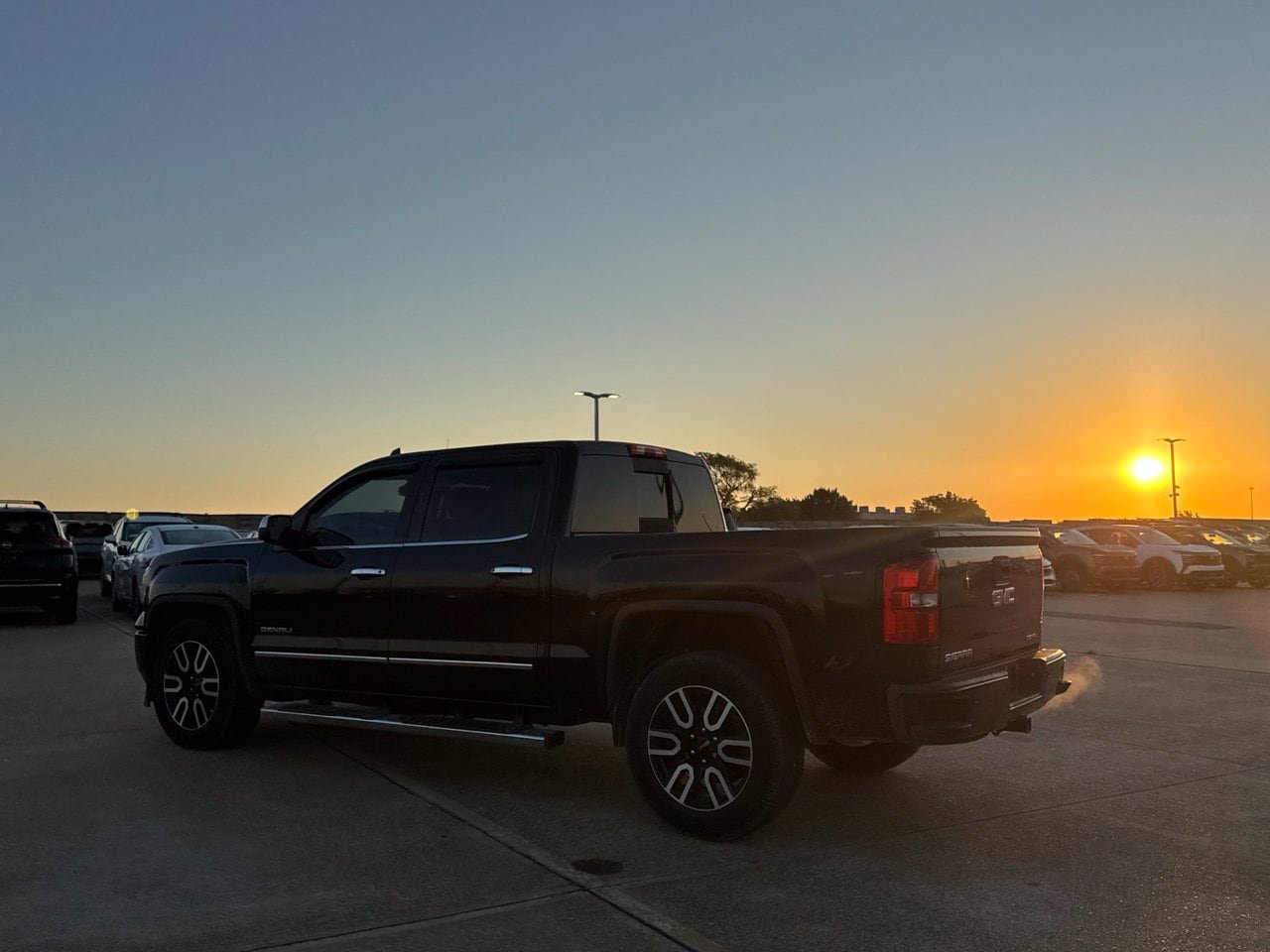 Used 2015 GMC Sierra 1500 Denali w/ Driver Alert Package RWD image 20
