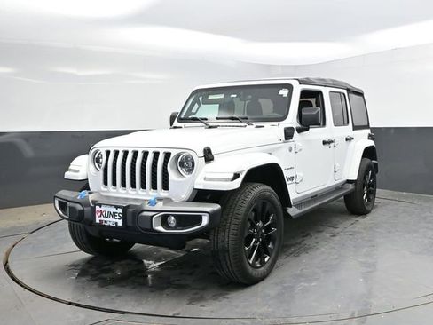 Used 2023 Jeep Wrangler Unlimited Sahara w/ Cold Weather Group AWD/4WD image 8