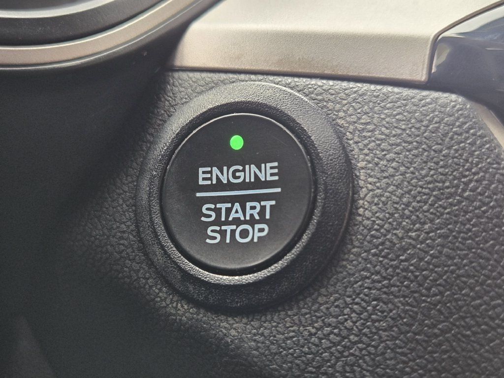 Used 2022 Ford Escape SEL w/ Technology Package FWD image 28