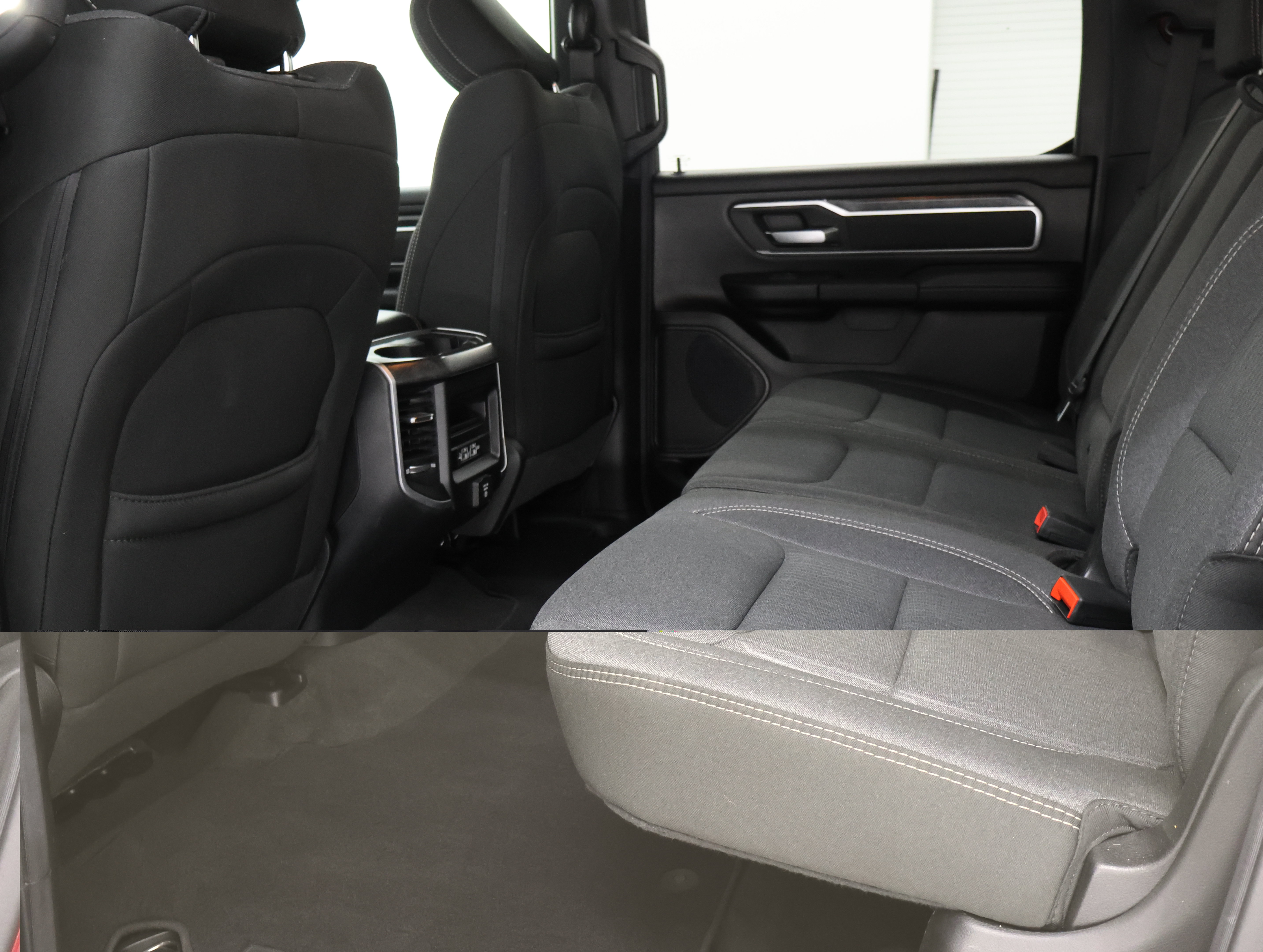 Used 2020 RAM 1500 Big Horn AWD/4WD image 9