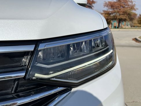 Certified 2023 Volkswagen Tiguan SE image 6