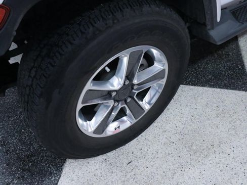 Used 2021 Jeep Wrangler Unlimited Sahara image 31