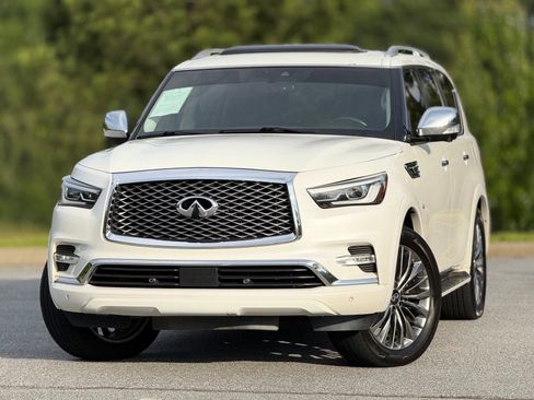 Used 2019 INFINITI QX80 Luxe w/ 22" Wheel Package RWD image 2