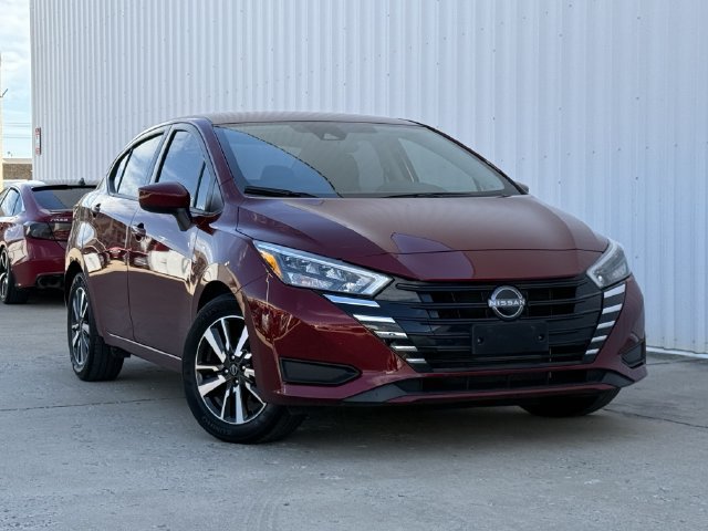Used 2025 Nissan Versa SV FWD image 1