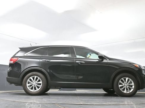Used 2017 Kia Sorento L FWD image 23