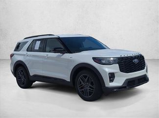 Used 2025 Ford Explorer ST-Line w/ Premium Package video 3