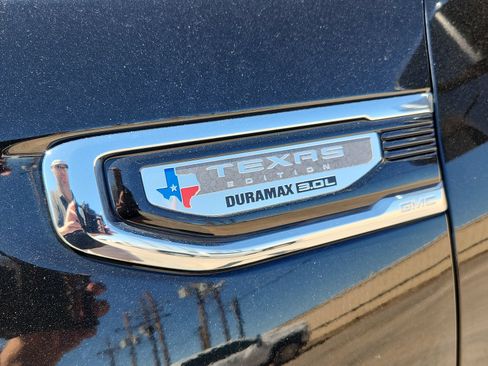 Used 2023 GMC Sierra 1500 SLT AWD/4WD image 7