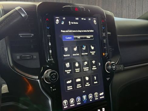 Used 2020 RAM 2500 Limited w/ Black Appearance Package AWD/4WD image 29