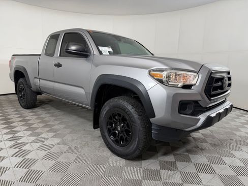 Used 2020 Toyota Tacoma SR w/ SX Package AWD/4WD image 6