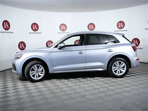 Used 2022 Audi Q5 2.0T Premium w/ Convenience Package image 5