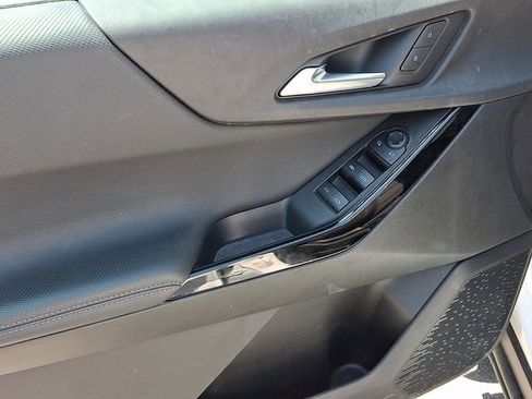 Used 2025 Chevrolet Equinox LT FWD image 12