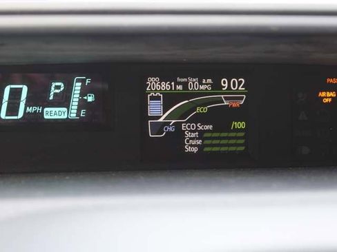 Used 2014 Toyota Prius C One FWD image 9