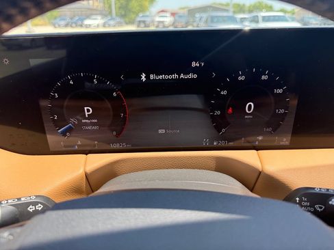 Used 2025 Nissan Armada SL w/ Captain's Chari Seat Package AWD/4WD image 14