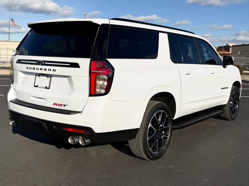Used 2024 Chevrolet Suburban RST image 8