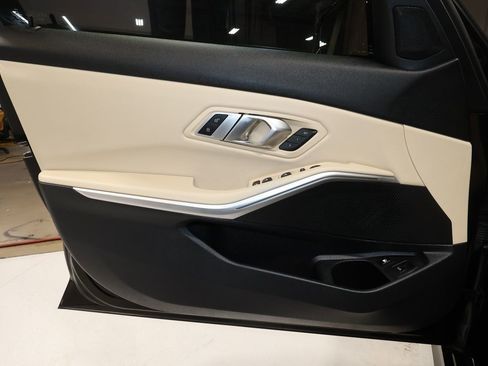 Used 2022 BMW 330e xDrive w/ Convenience Package image 21