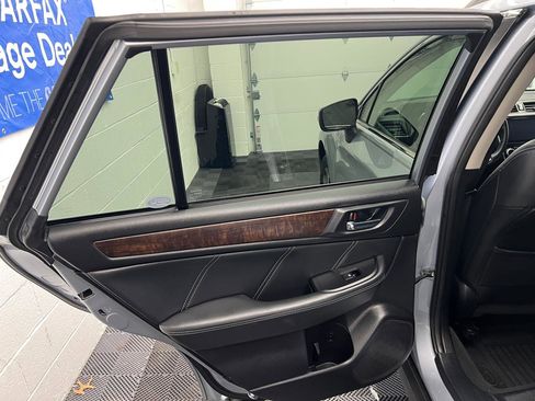 Used 2019 Subaru Outback 2.5i Limited image 19