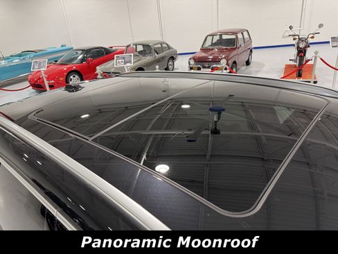 Used 2025 BMW X1 xDrive28i w/ Technology Package image 11