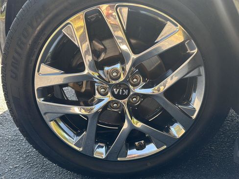 Used 2019 Kia Sorento SX image 10