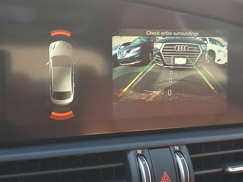 Used 2018 Alfa Romeo Giulia AWD image 15