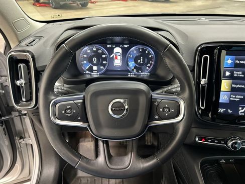 Used 2019 Volvo XC40 T5 Momentum AWD/4WD image 17